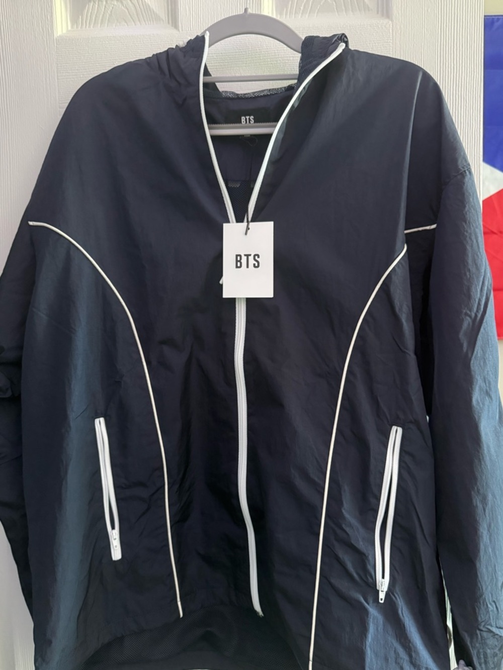 BTS - Wind Jacket (Dive) - Picture 3 of 9